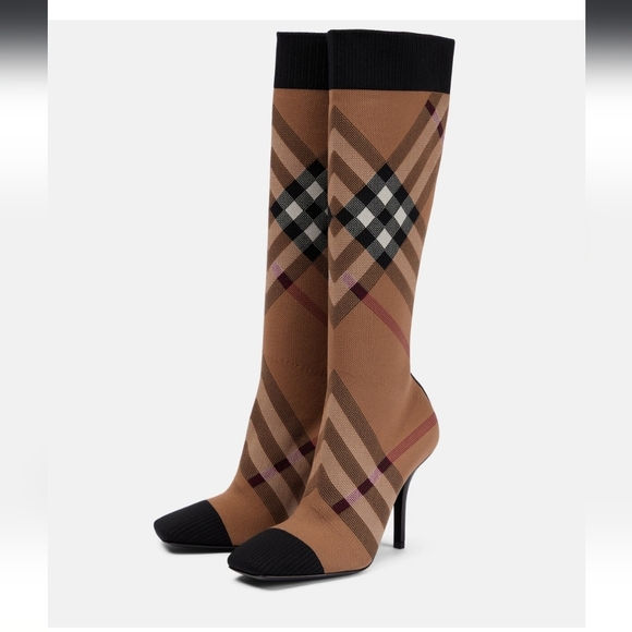 Burberry Vintage Dolman Check sock boots - Picture 6 of 13